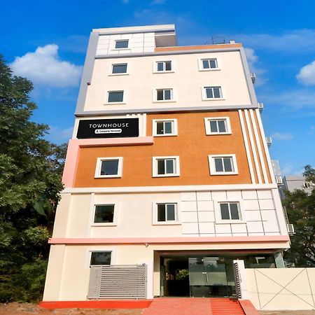 Super Townhouse Nanak Ram Guda Near Waverock Sez 하이데라바드 외부 사진